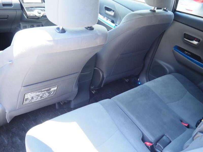 PRIUS ALPHA