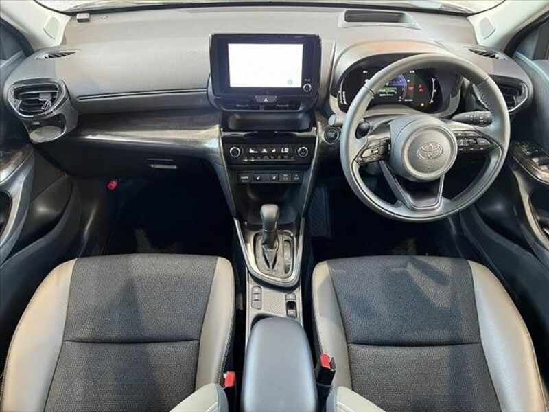 YARIS CROSS