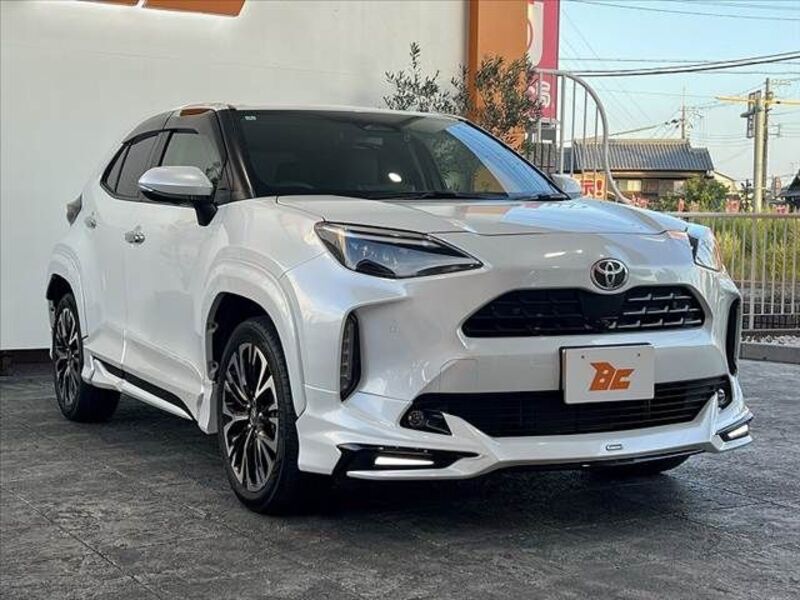 YARIS CROSS