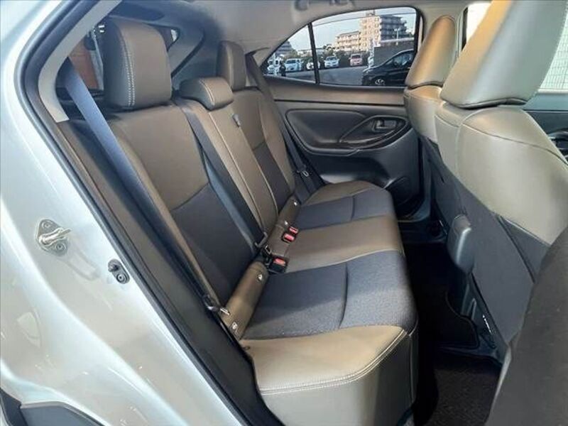 YARIS CROSS