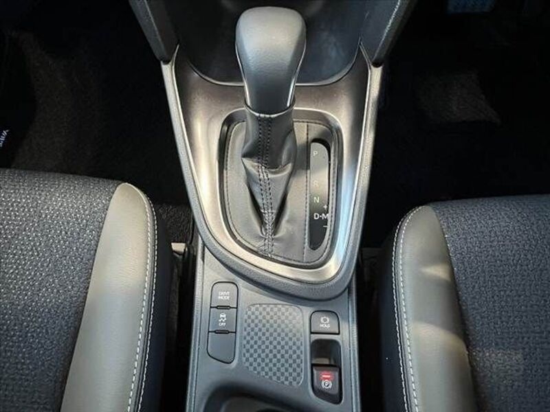 YARIS CROSS