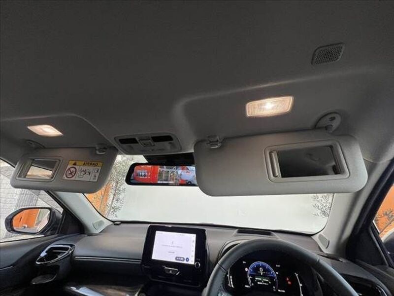 YARIS CROSS