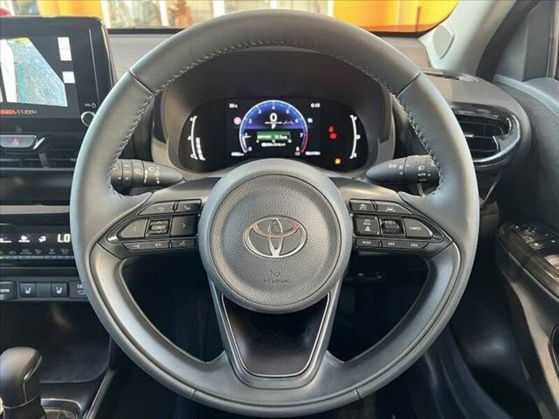 YARIS CROSS