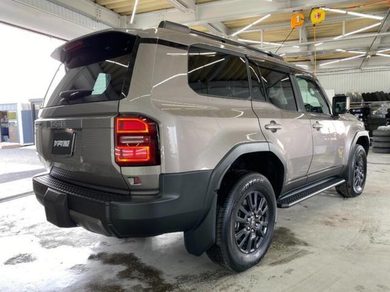 LAND CRUISER 250