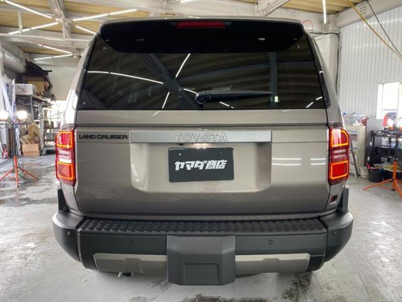 LAND CRUISER 250