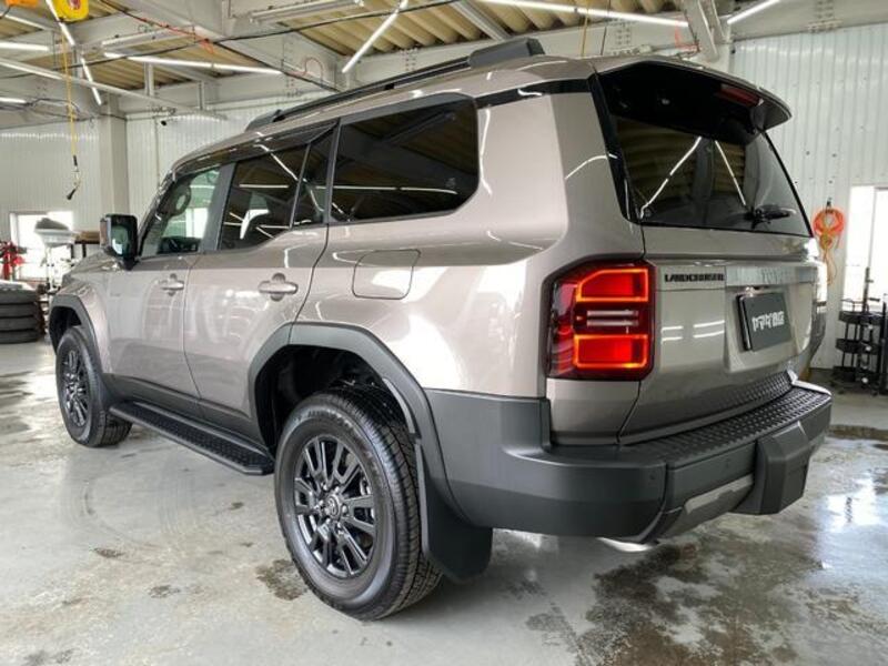 LAND CRUISER 250