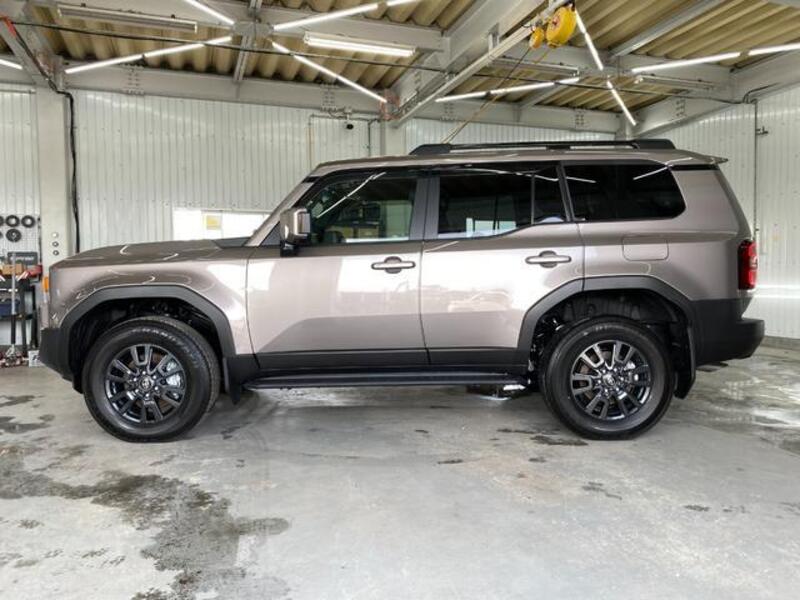 LAND CRUISER 250