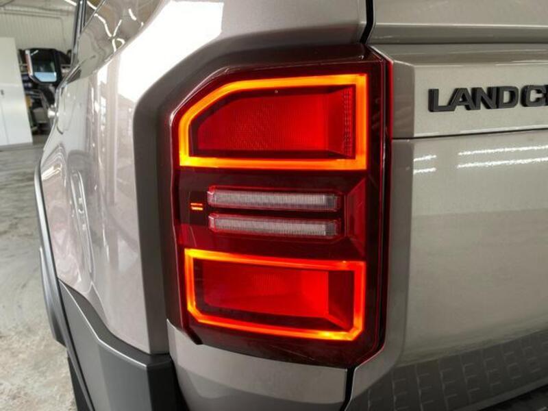 LAND CRUISER 250
