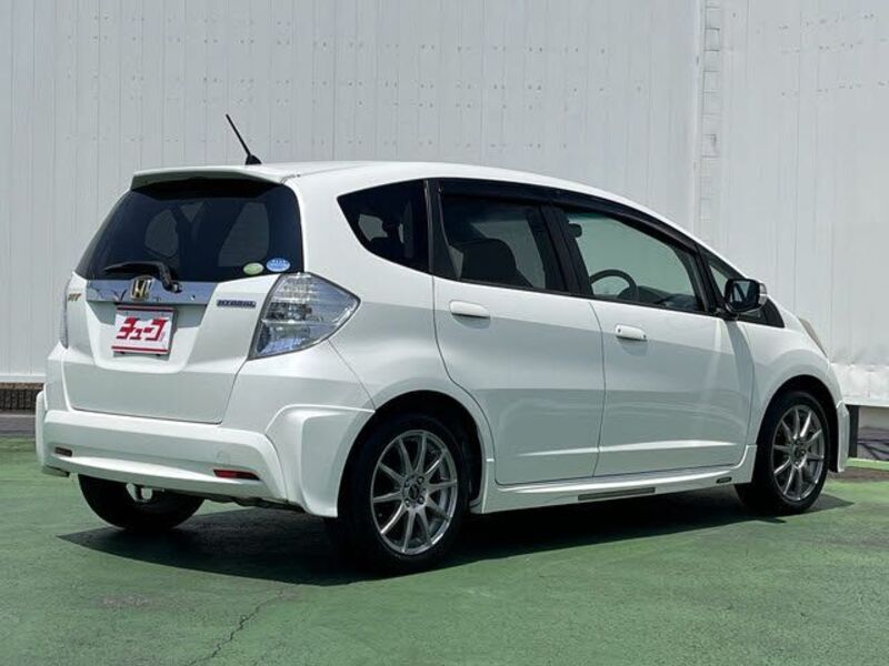 FIT HYBRID