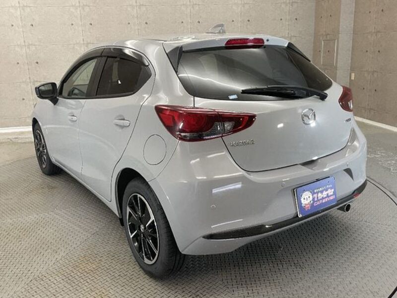 MAZDA2
