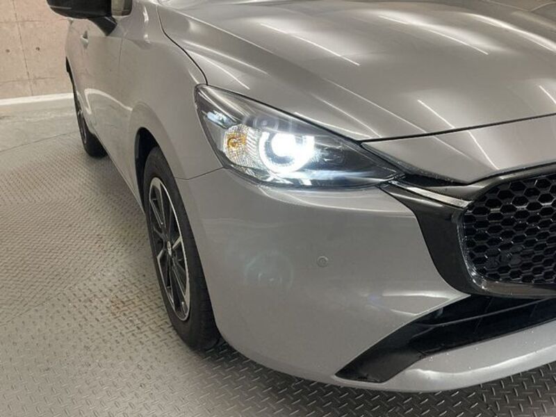 MAZDA2