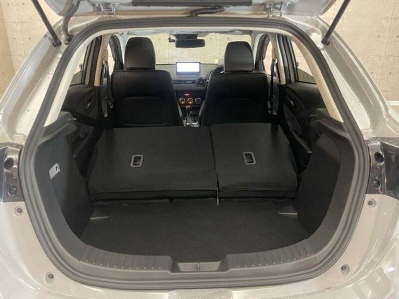MAZDA2