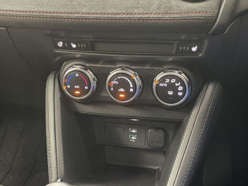 MAZDA2