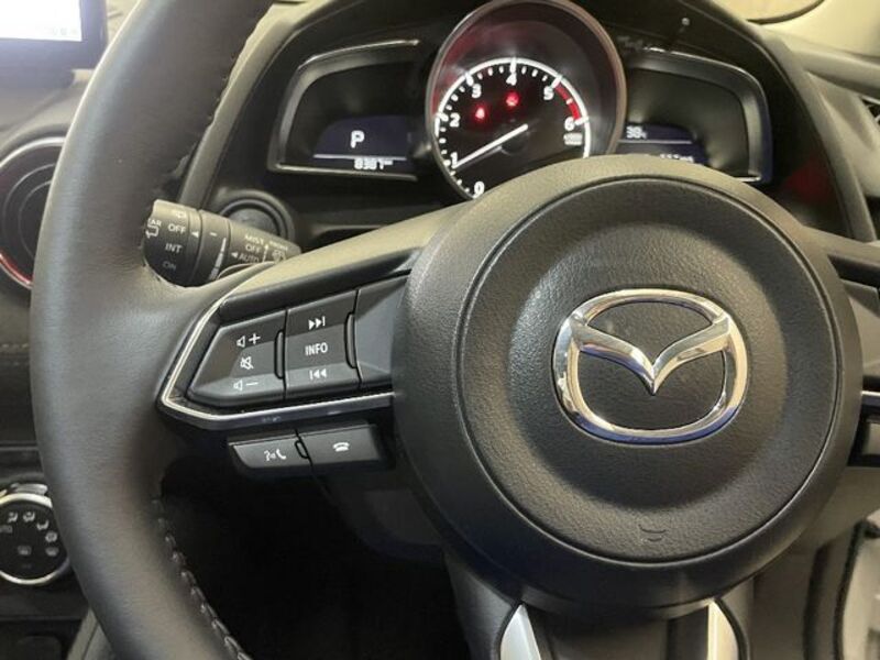 MAZDA2