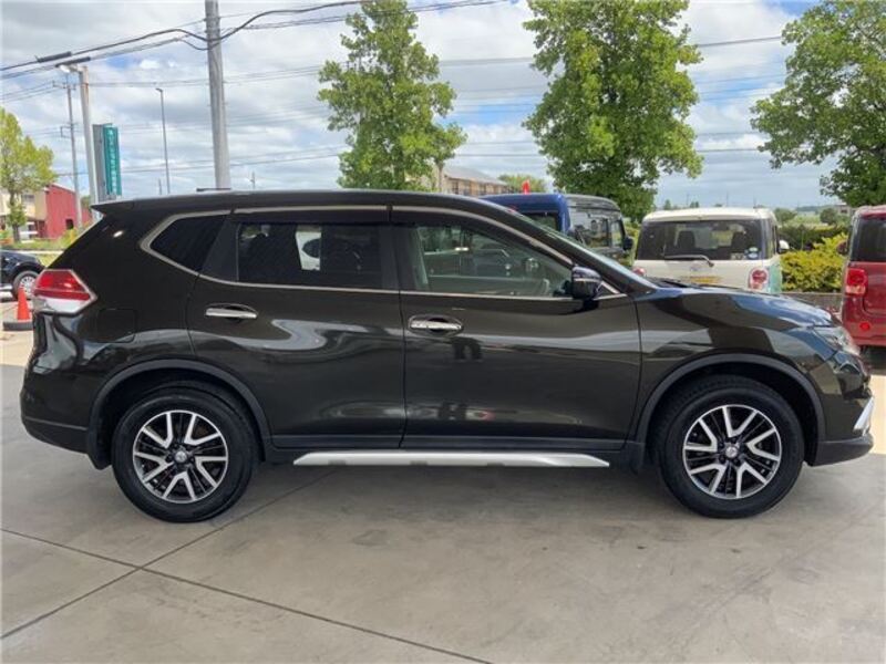 X-TRAIL