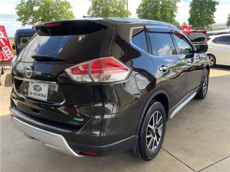 X-TRAIL
