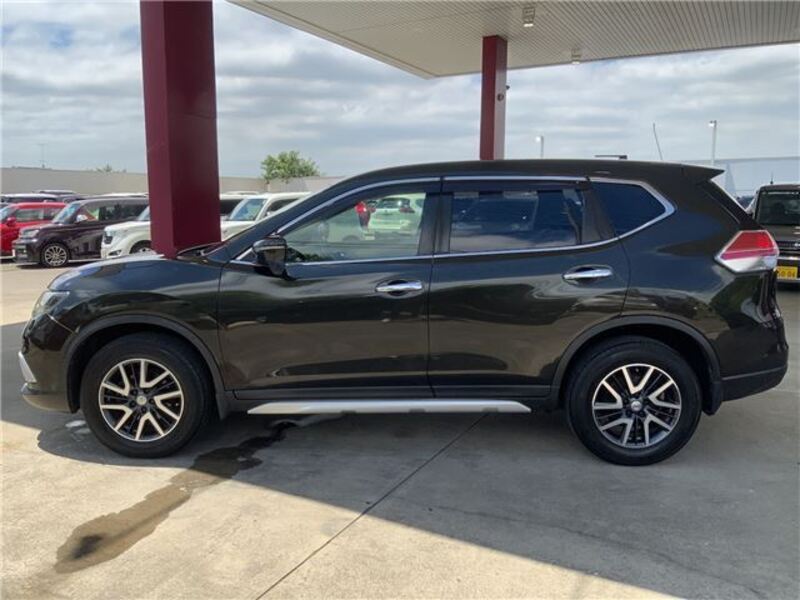 X-TRAIL
