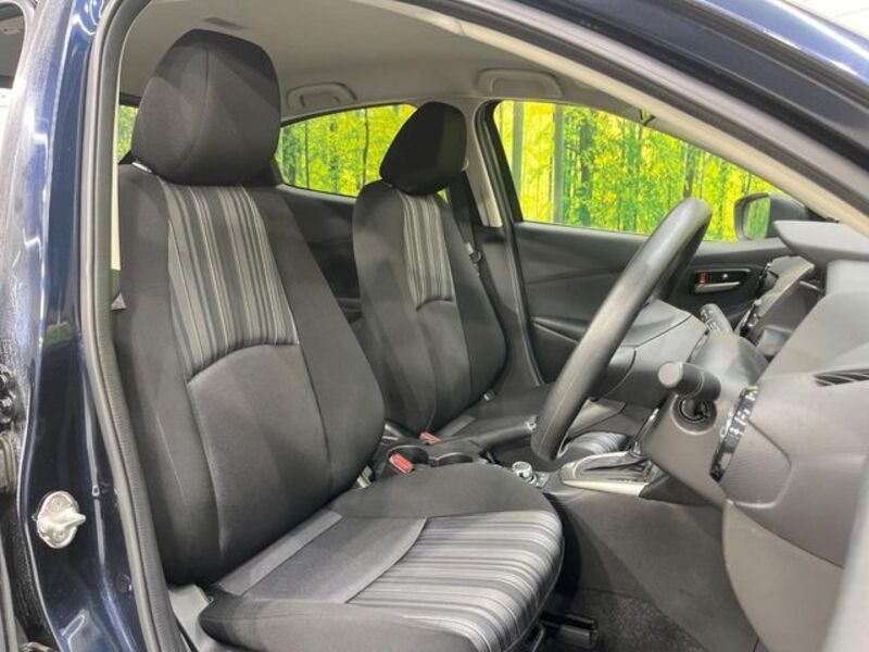 MAZDA2