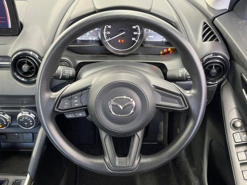 MAZDA2