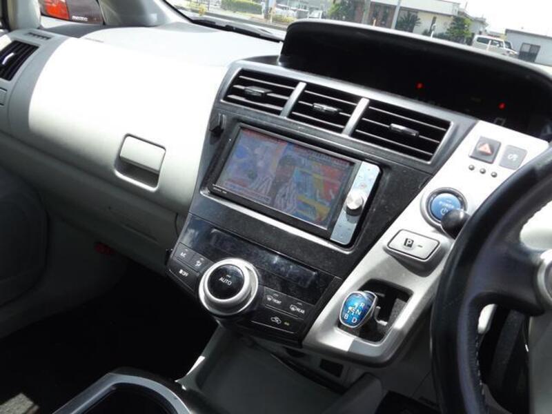 PRIUS ALPHA
