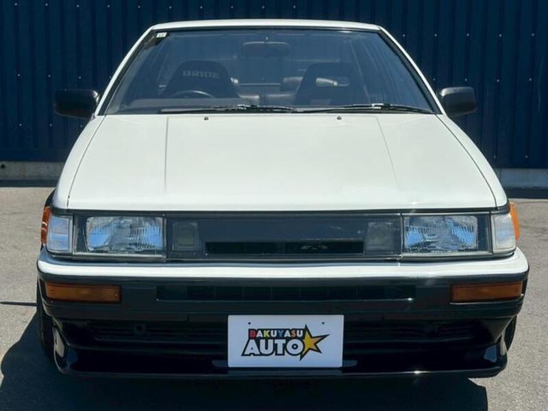 COROLLA LEVIN