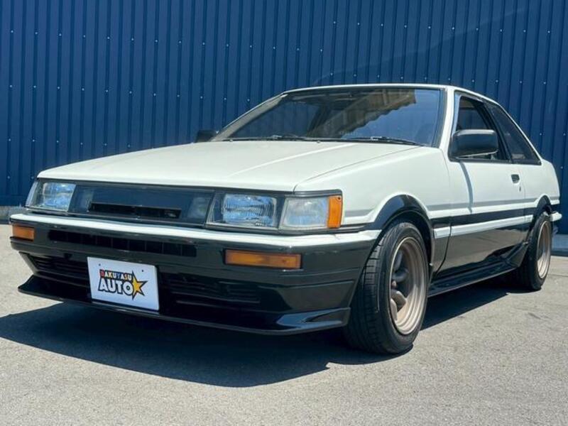 COROLLA LEVIN