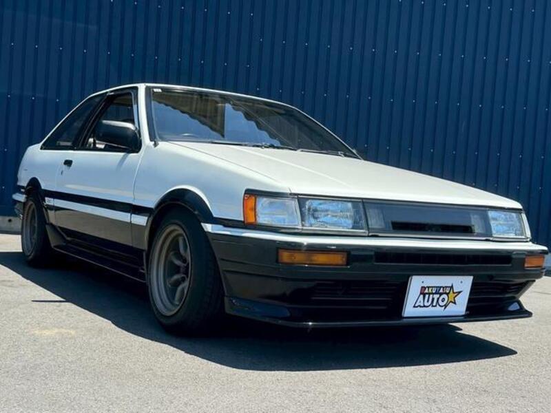 COROLLA LEVIN