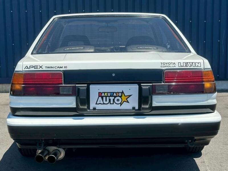 COROLLA LEVIN
