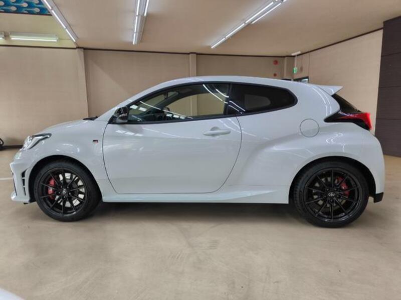 GR YARIS