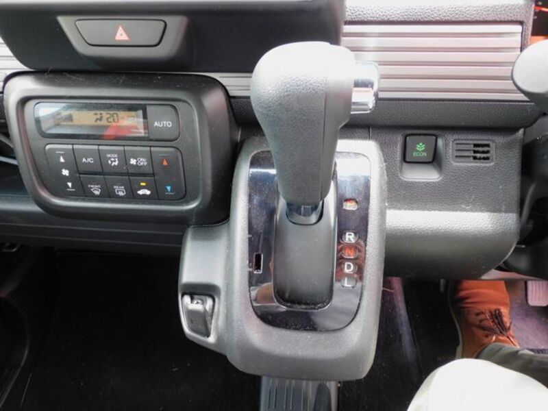 N-VAN