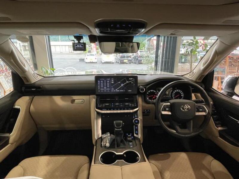 LAND CRUISER