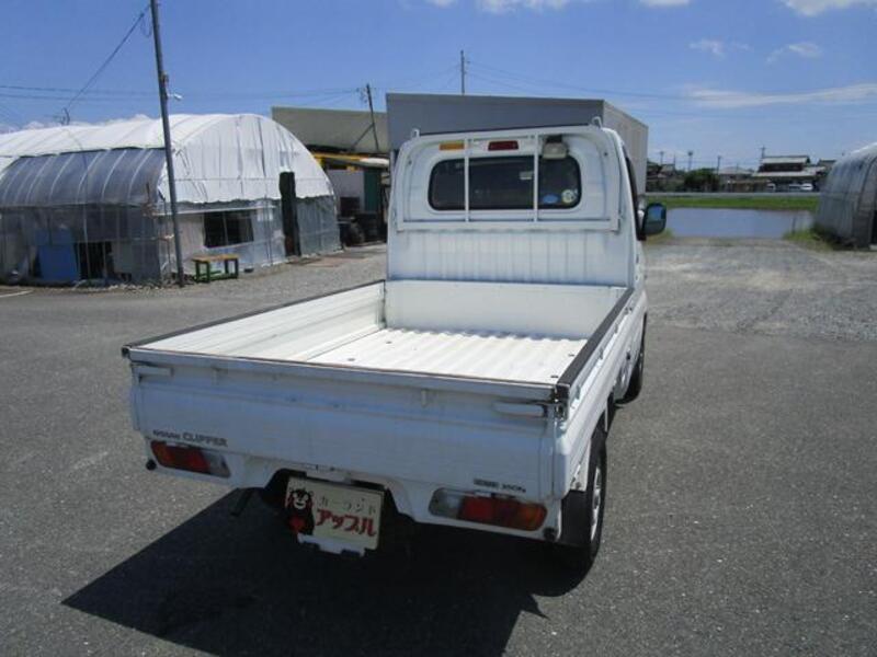 CLIPPER TRUCK