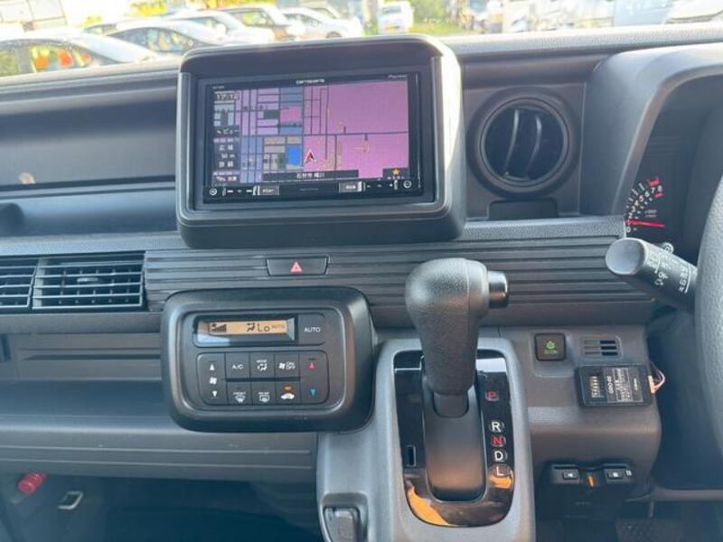 N-VAN