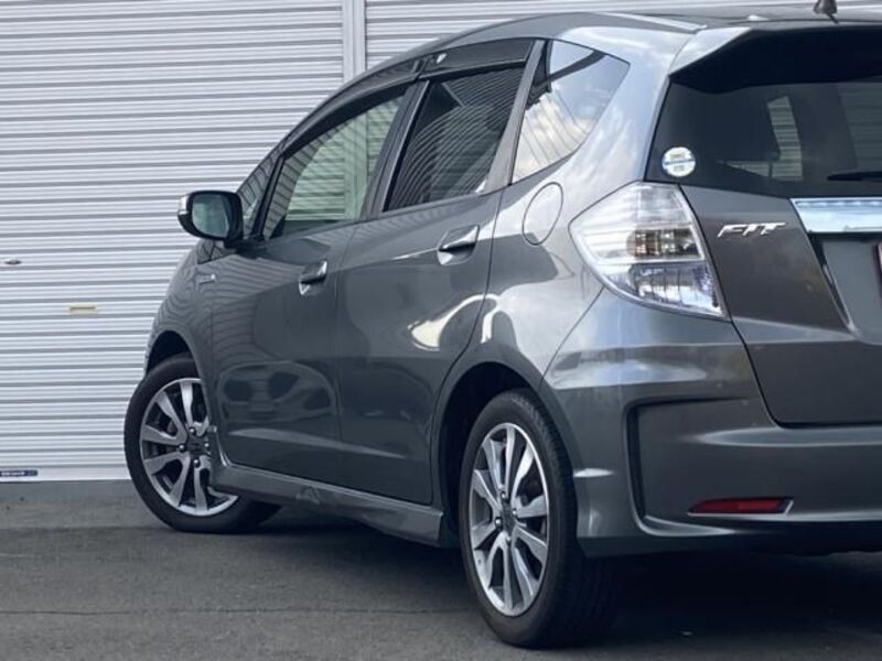 FIT HYBRID
