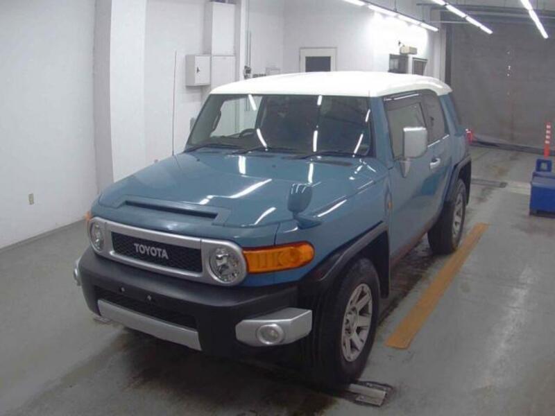 TOYOTA FJ CRUISER