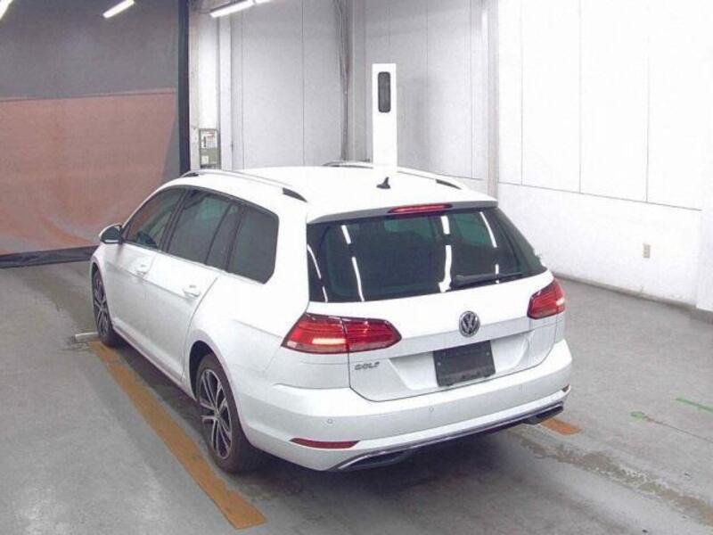 GOLF VARIANT