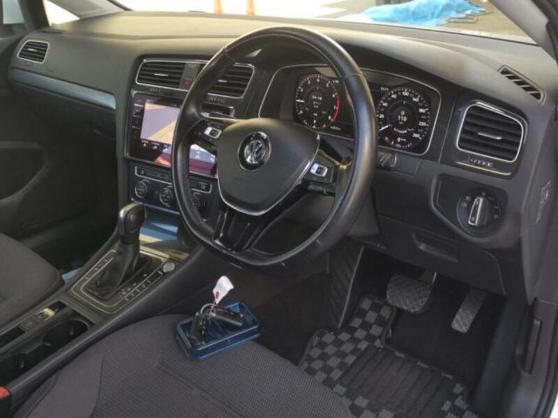 GOLF VARIANT