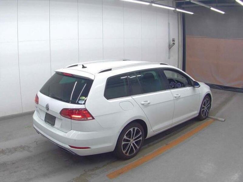 GOLF VARIANT