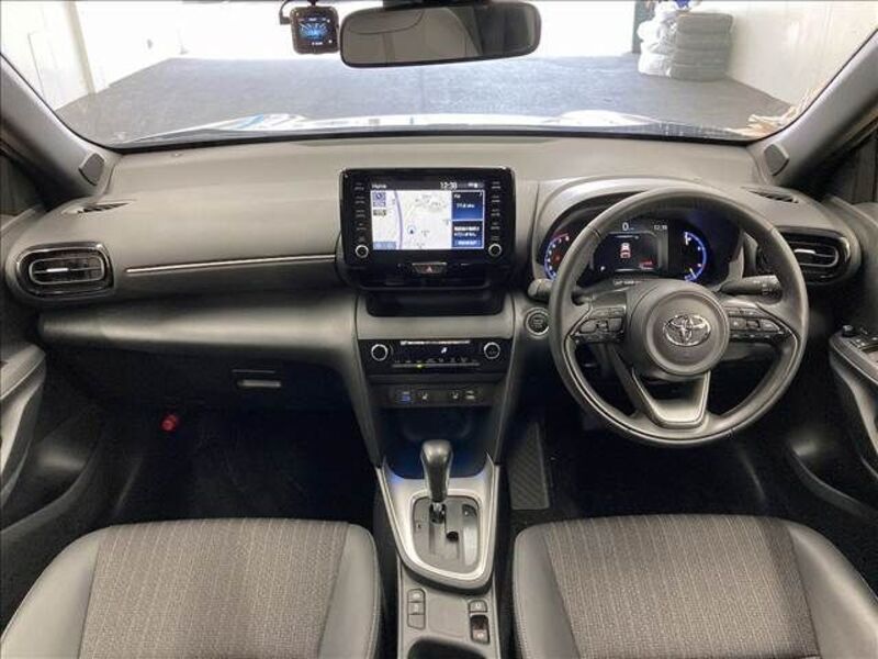 YARIS CROSS