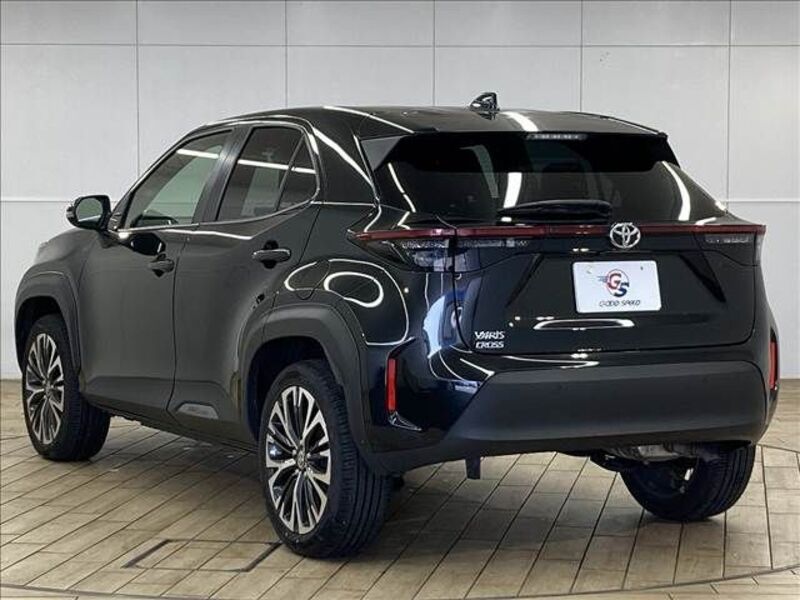 YARIS CROSS