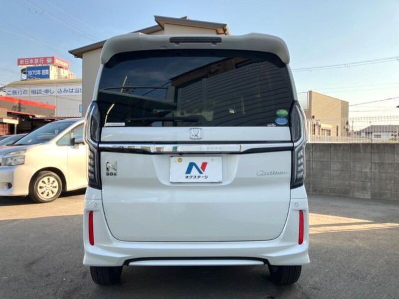 N BOX CUSTOM