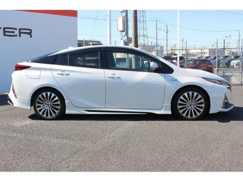 PRIUS PHV