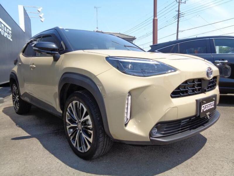 YARIS CROSS