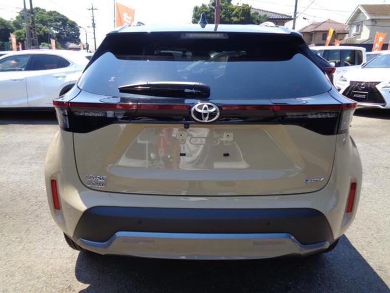 YARIS CROSS