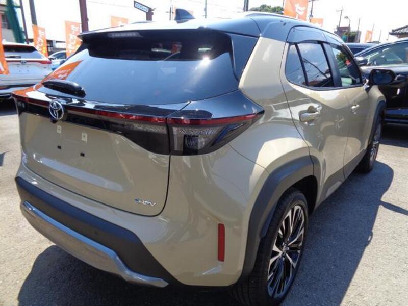 YARIS CROSS