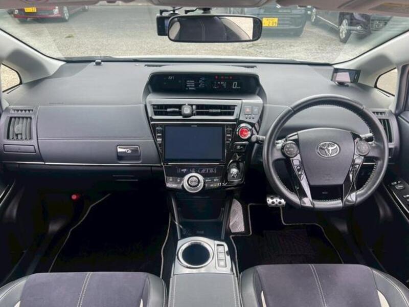 PRIUS ALPHA