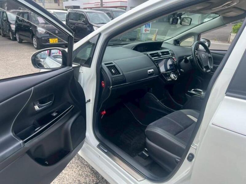 PRIUS ALPHA