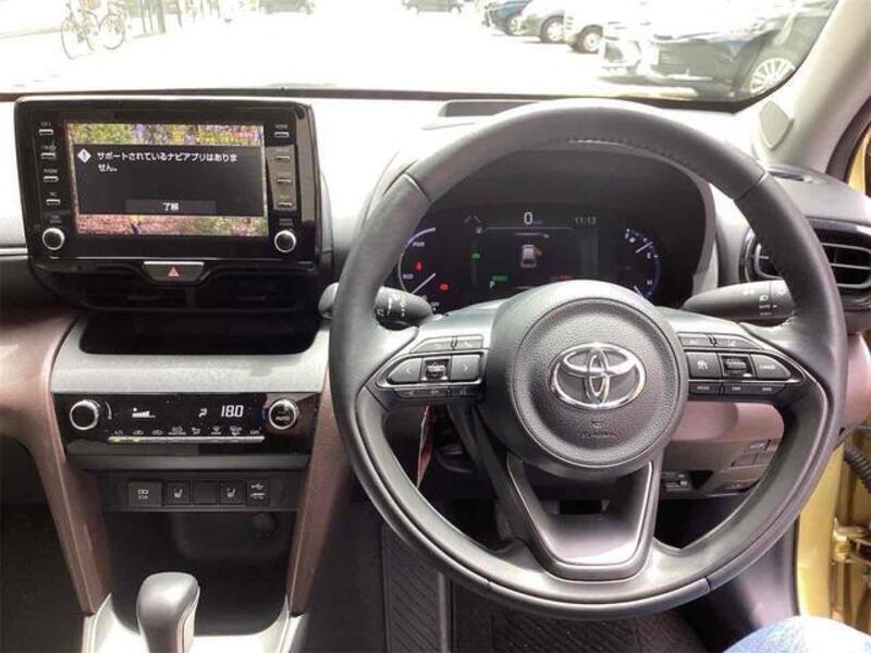 YARIS CROSS