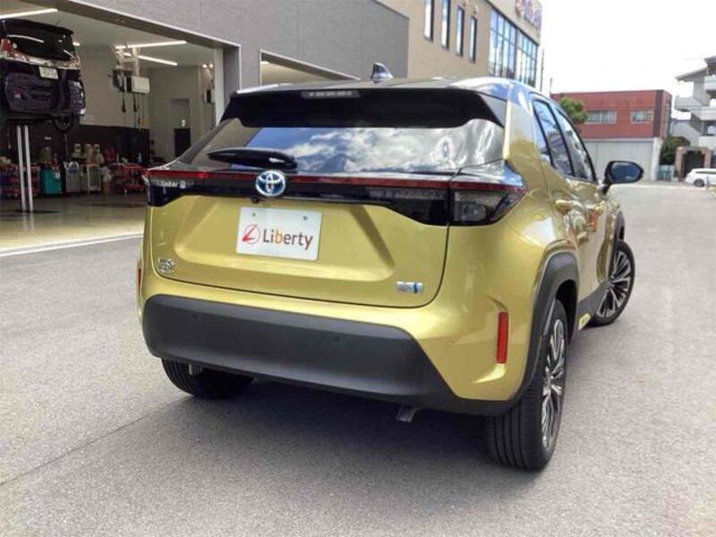 YARIS CROSS