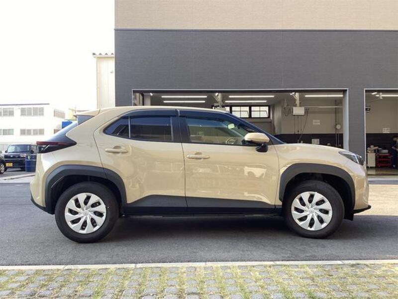 YARIS CROSS